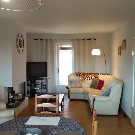 Vindelle, 4 Pieces, 6 Personnes - Fr-1-653-223 Casa vacanze Vindelle