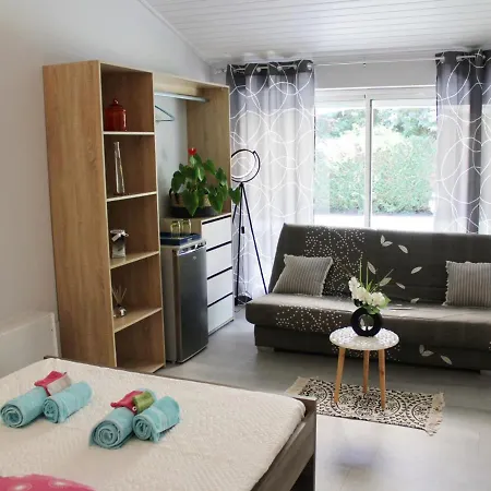 Vindelle, 4 Pieces, 6 Personnes - Fr-1-653-223 Casa vacanze *