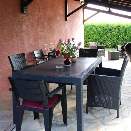Vindelle, 4 Pieces, 6 Personnes - Fr-1-653-223 Vindelle